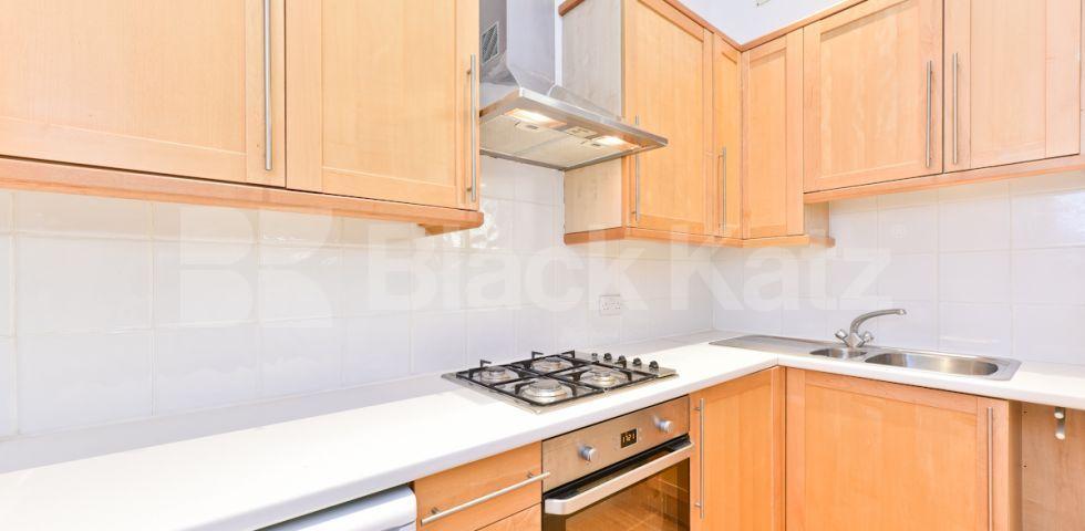 			STUNNING 1 BEDROOM PERIOD CONVERSION IN ISLINGTON, 1 Bedroom, 1 bath, 1 reception Flat			 Liverpool Road, ISLINGTON-BARNSBURY-HIGHBURY